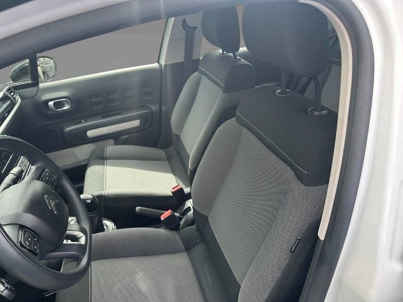 Usado Citroën C3 Feel 83 CV (61 kW) 2022 Beige arena Utilitario