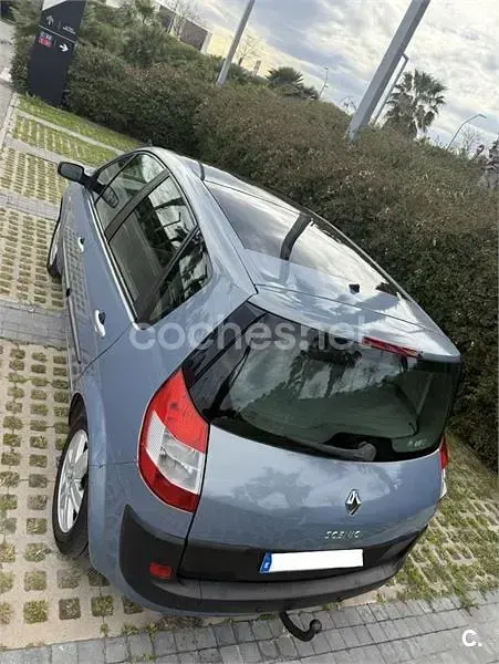 Usado Renault Scenic E-Tech Dynamique 105 CV (77 kW) 2006 Azul Monovolumen