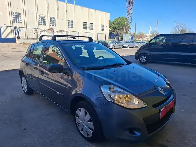 Usado Renault Clio II 75 CV (55 kW) 2010 Azul Berlina