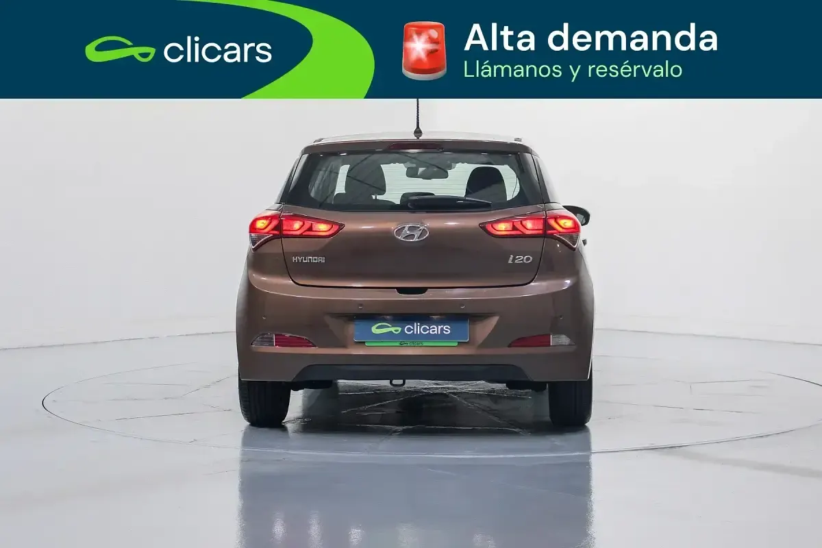 Używany Hyundai i20 85 KM (62 kW) 2016 Brązowy Sedan/Limuzyna