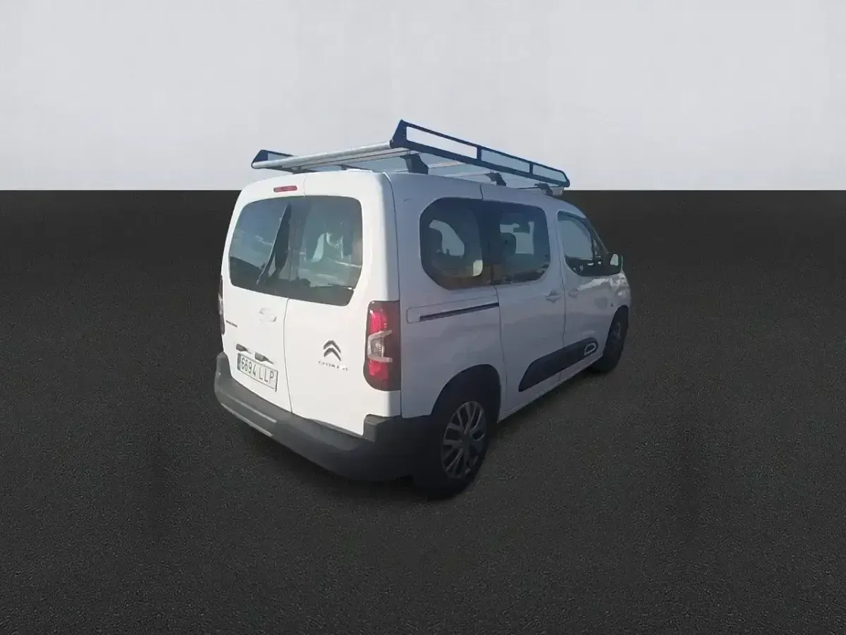 Usado Citroën Berlingo Feel 102 CV (75 kW) 2020 Blanco Monovolumen