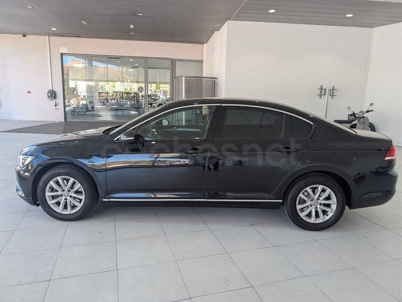 Usado VW Passat Edition 120 CV (88 kW) 2016 Negro Berlina