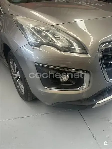 Usado Peugeot 3008 Style 130 CV (95 kW) 2016 Beige Berlina