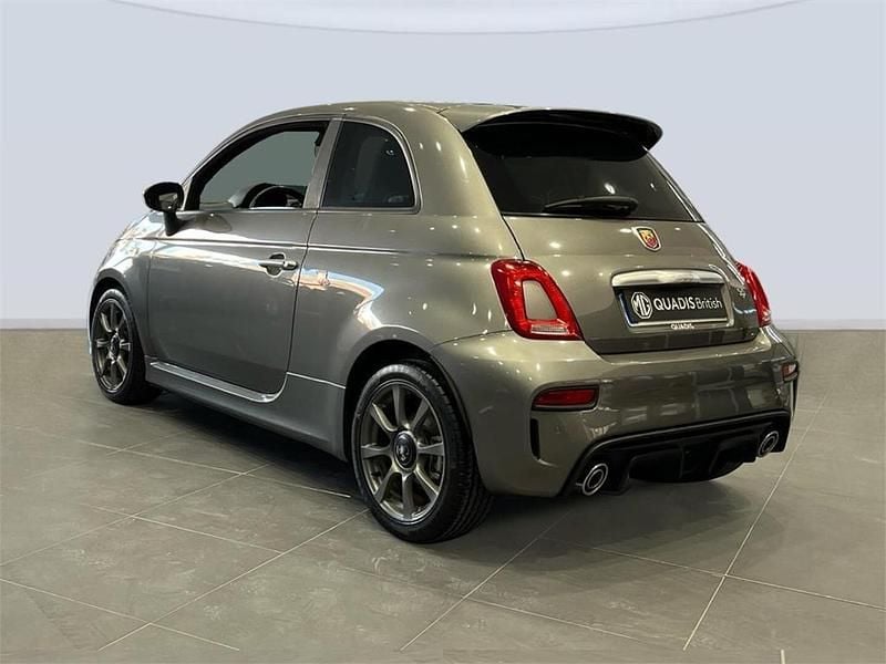 Usado Abarth 595 165 CV (121 kW) 2023 Gris / plata Berlina