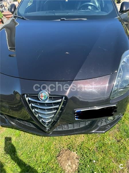 Negro Usado 2010 Alfa Romeo Giulietta Progression Utilitario | 10.000 € (Precio justo) - Imagen 1/4