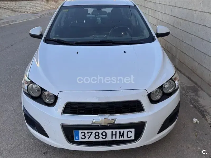 Usado Chevrolet Aveo LT 75 CV (55 kW) 2012 Blanco Berlina