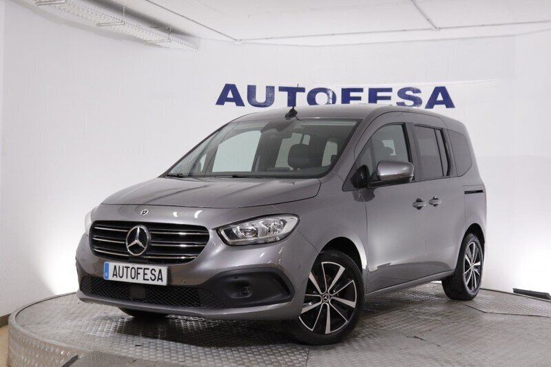 Gris Usado 2023 Mercedes 180 Berlina | 26.900 € - Imagen 1/4