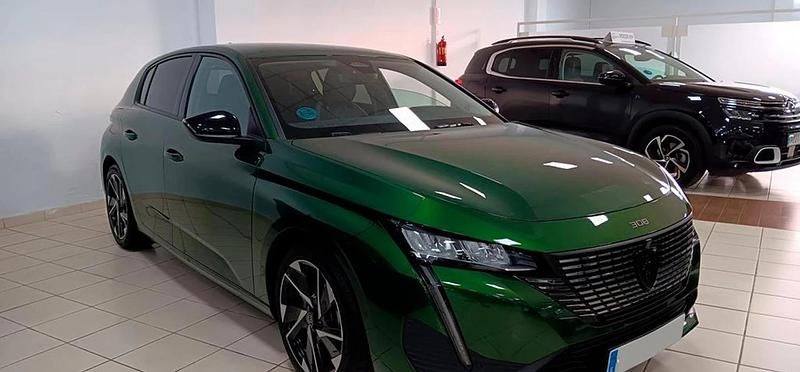 Usado Peugeot 308 Allure 131 CV (96 kW) 2022 Kjr vert olivine Berlina