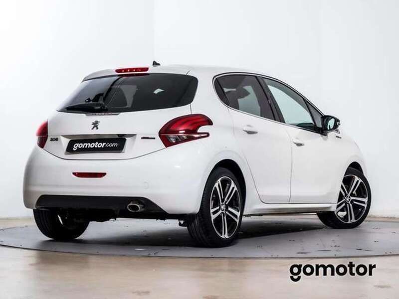 Usado Peugeot 208 GT-line 110 CV (80 kW) 2019 Blanco Utilitario