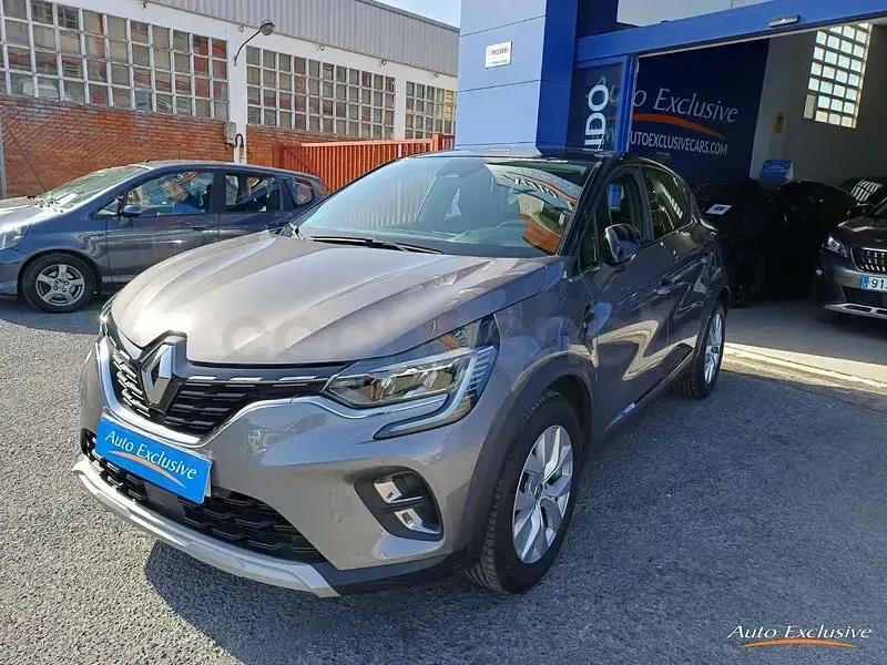 Usado Renault Captur Zen 90 CV (66 kW) 2021 Gris / plata SUV