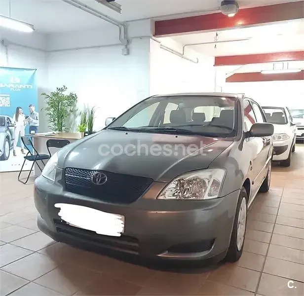 Usado Toyota Corolla Terra 90 CV (66 kW) 2004 Gris / plata Berlina