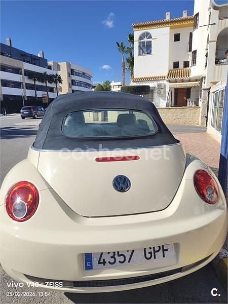Usado VW New Beetle Cabriolet 102 CV (75 kW) 2004 Beige Descapotable