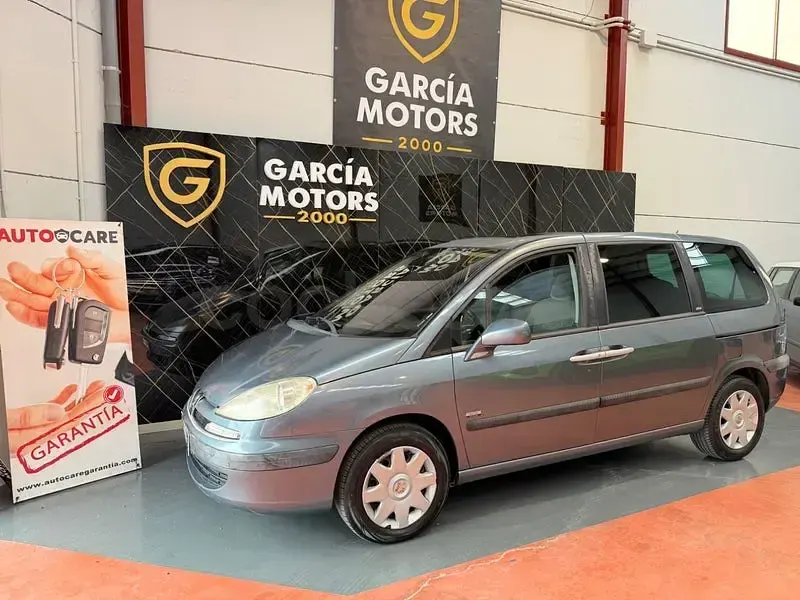 Usado Peugeot 807 136 CV (100 kW) 2008 Gris / plata Monovolumen