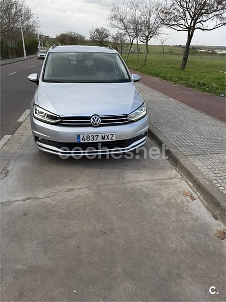 Usado VW Touran Sportline 150 CV (110 kW) 2019 Gris / plata Monovolumen