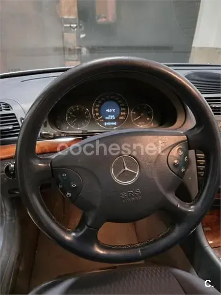 Usado Mercedes E320 Elegance 204 CV (150 kW) 2002 Azul Familiar