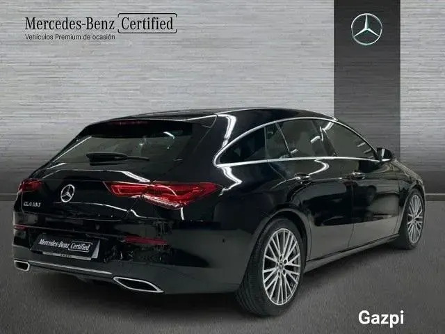 Usado Mercedes CLA180 Shooting Brake 136 CV (100 kW) 2022 Negro noche Familiar
