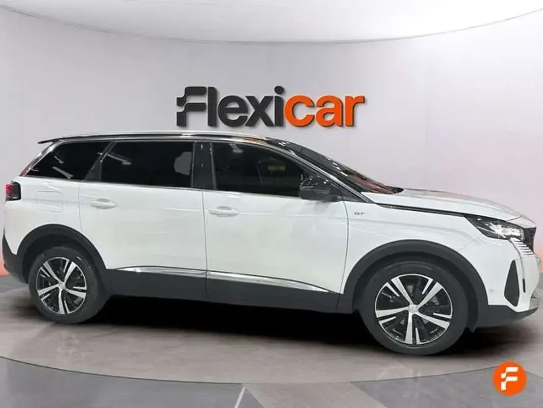 Usado Peugeot 5008 Active 131 CV (96 kW) 2023 Gris SUV