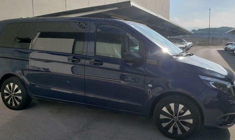 Usado Mercedes Vito 136 CV (100 kW) 2021 Azul Van