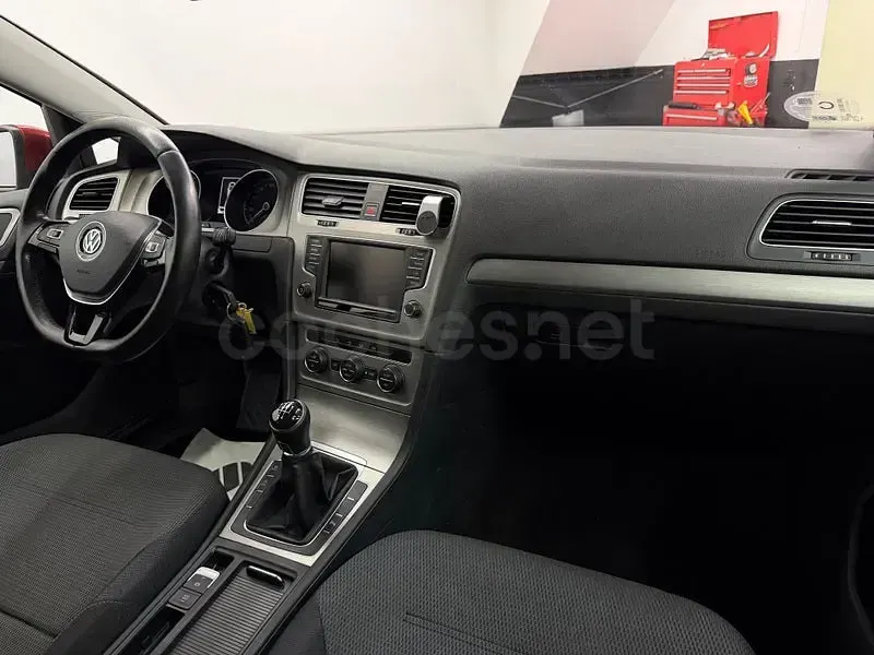 Usado VW Golf VII Advance 110 CV (80 kW) 2015 Granate Familiar