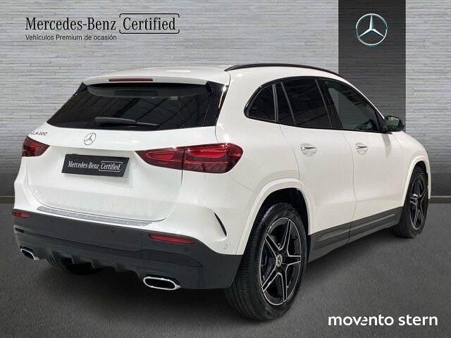Usado Mercedes GLA200 AMG line 163 CV (119 kW) 2025 Blanco SUV