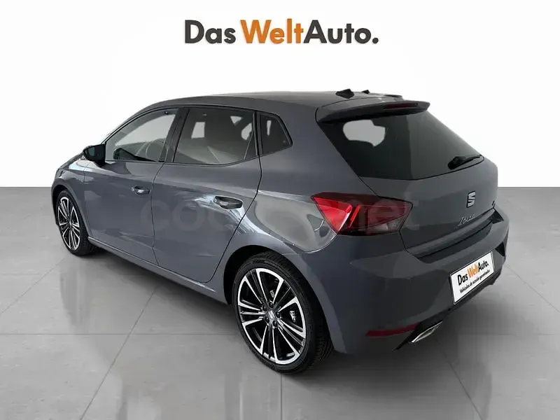 Usado Seat Ibiza FR 150 CV (110 kW) 2025 Gris / plata Utilitario