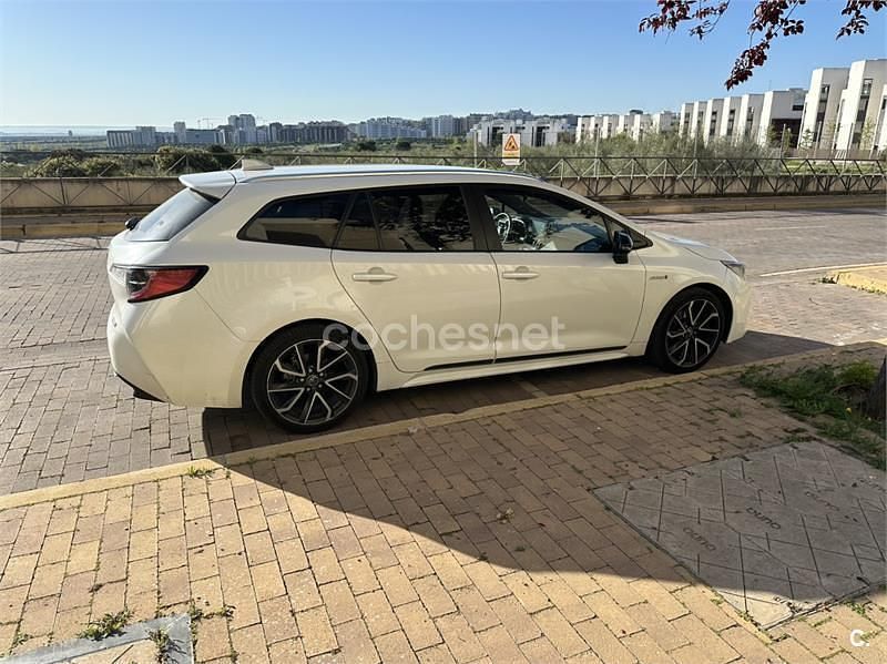 Usado Toyota Corolla Sport 180 CV (132 kW) 2019 Blanco Familiar