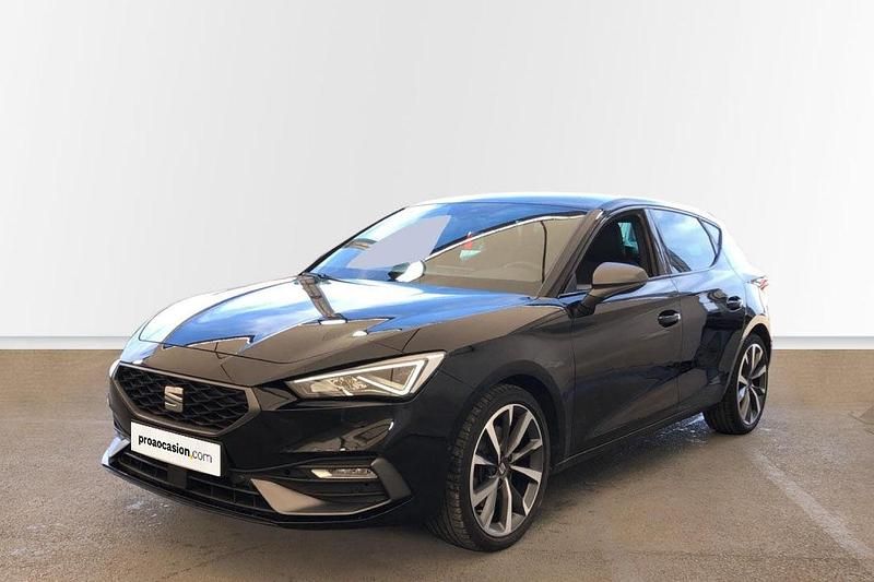 Usado Seat Leon FR 150 CV (110 kW) 2021 Negro Berlina