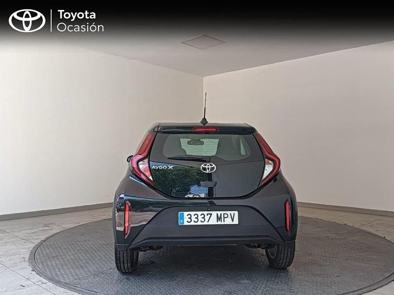 Usado Toyota Aygo X Play 72 CV (52 kW) 2024 Negro SUV