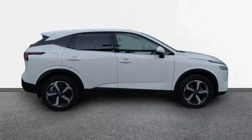 Usado Nissan Qashqai N-Connecta 158 CV (116 kW) 2023 Sapporo white (sólido) SUV