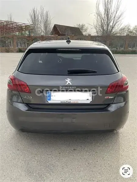 Usado Peugeot 308 Allure 110 CV (80 kW) 2017 Gris / plata Berlina