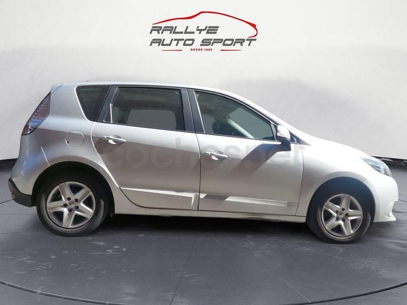 Usado Renault Scénic III LIMITED 110 CV (80 kW) 2016 Gris / plata Monovolumen