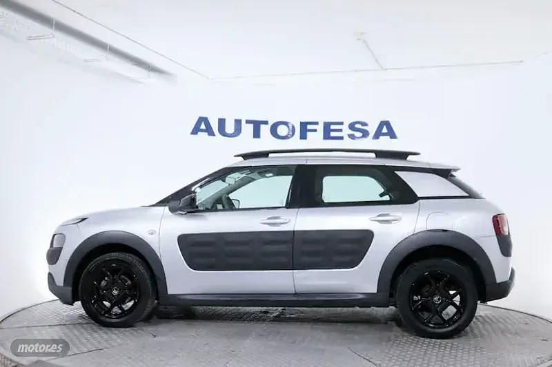 Usado Citroën C4 Cactus Feel 92 CV (67 kW) 2015 Plateado Utilitario