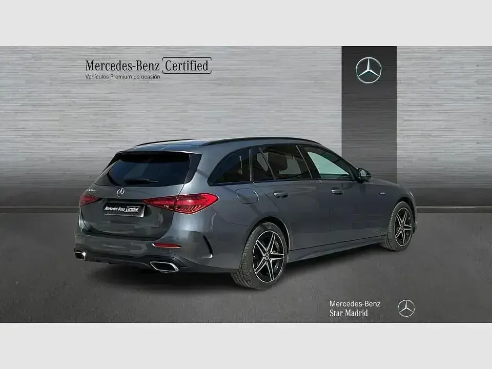 Usado Mercedes C300e 313 CV (230 kW) 2025 Gris selenita Familiar