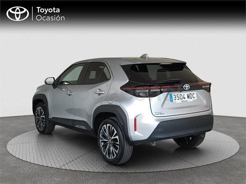 Usado Toyota Yaris Cross Style 116 CV (85 kW) 2022 Gris / plata SUV