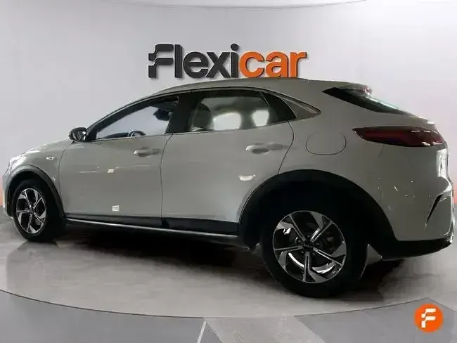 Usado Kia XCeed 100 CV (73 kW) 2024 Blanco SUV