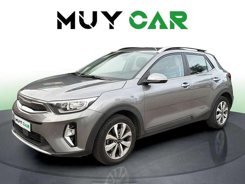 Usado Kia Stonic 84 CV (61 kW) 2023 Gris SUV