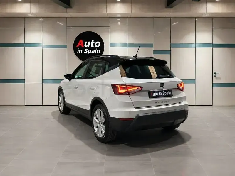 Usado Seat Arona Ecomotive 95 CV (69 kW) 2020 Blanco SUV