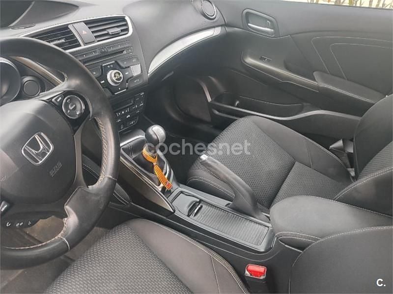 Usado Honda Civic Elegance 120 CV (88 kW) 2015 Blanco Berlina