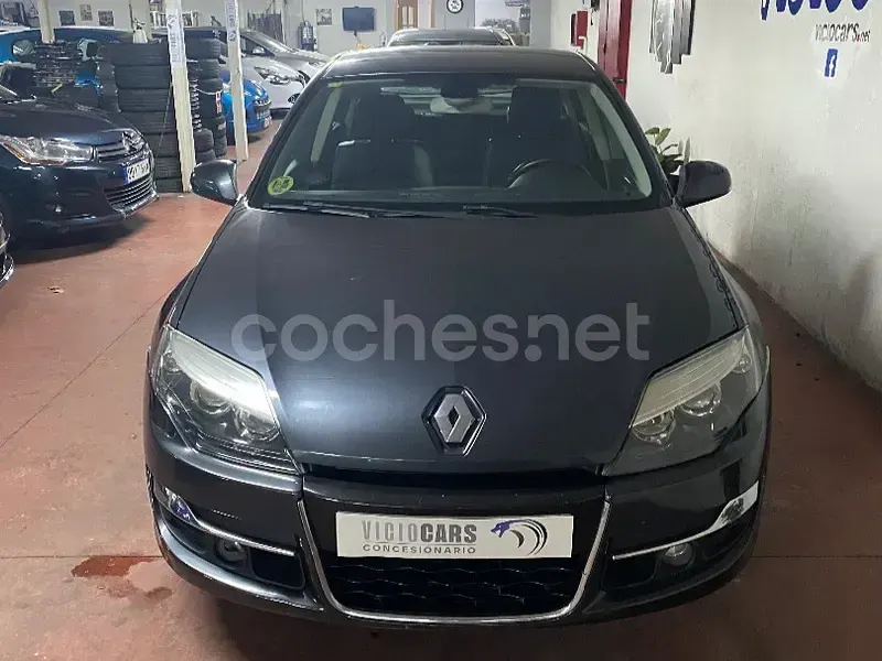 Usado Renault Laguna III Dynamique 130 CV (95 kW) 2013 Gris / plata Berlina