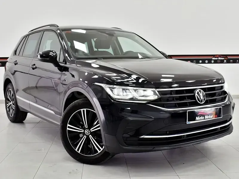 Usado VW Tiguan Life 150 CV (110 kW) 2021 Negro SUV