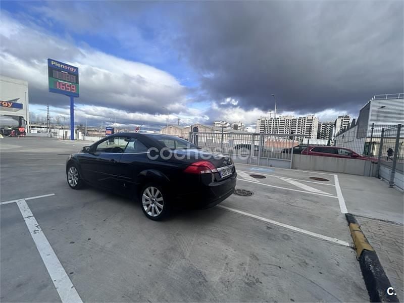 Usado Ford Focus Cabriolet Trend 145 CV (106 kW) 2008 Negro Descapotable