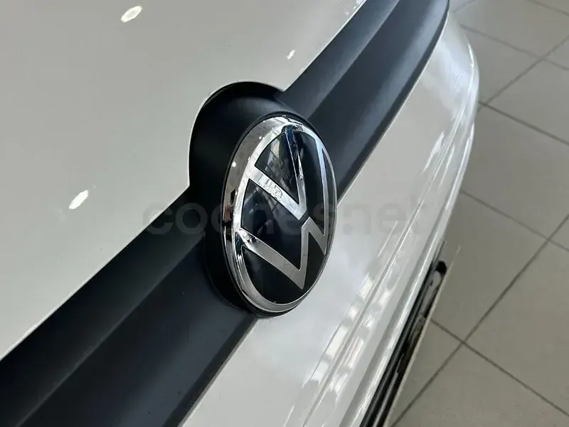 Usado VW Caddy 102 CV (75 kW) 2023 Blanco Monovolumen