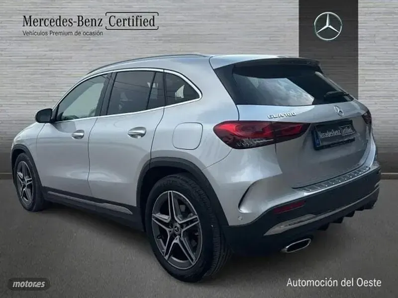 Usado Mercedes GLA180 136 CV (100 kW) 2021 Gris SUV