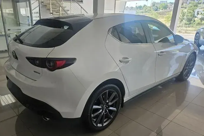Nuevo Mazda 3 Center-Line 140 CV (102 kW) 2025