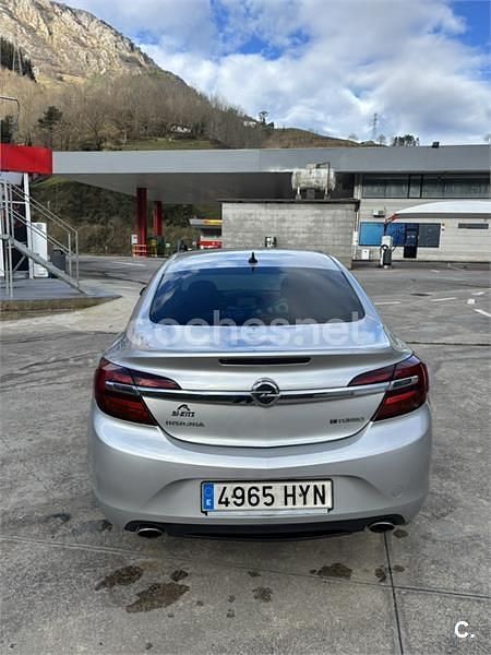 Usado Opel Insignia Sportive 195 CV (143 kW) 2014 Gris / plata Berlina