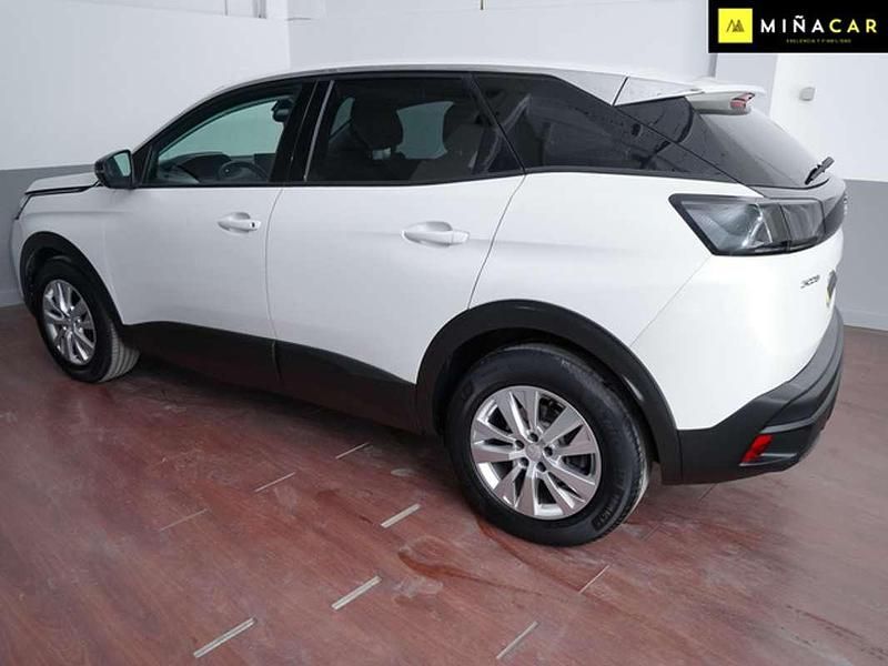 Usado Peugeot 3008 Active 120 CV (88 kW) 2022 Blanco Monovolumen