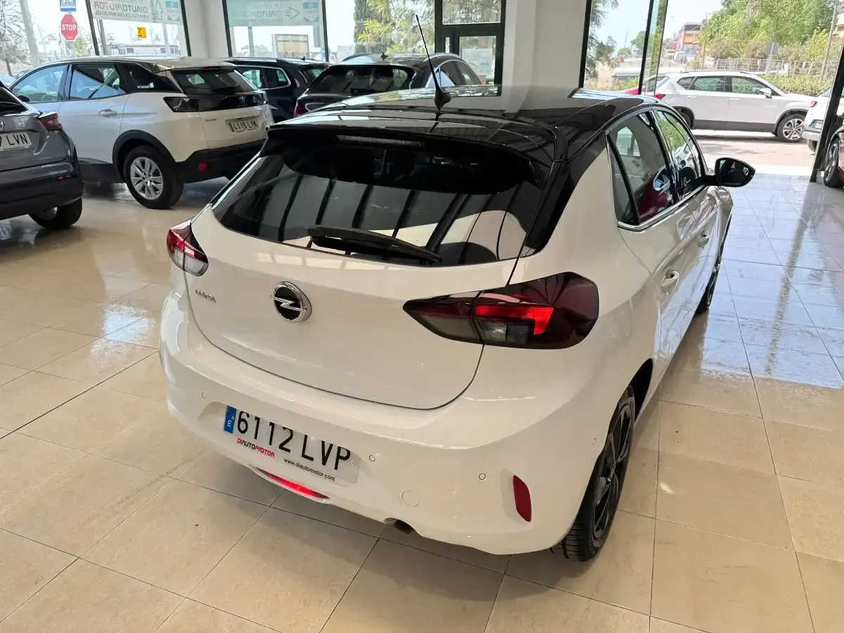 Usado Opel Corsa Elegance 101 CV (74 kW) 2022 Blanco Utilitario