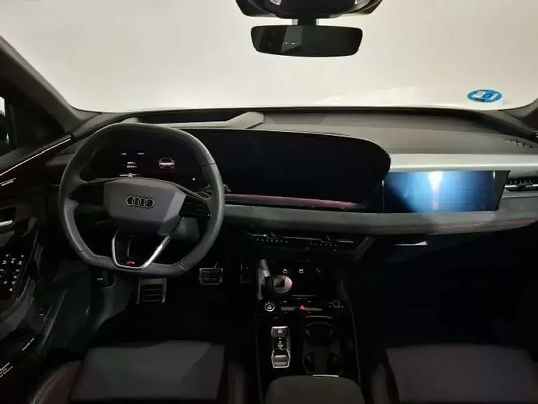 Usado Audi A6 e-tron S-Line 284 kW (387 CV) 2026 Gris Berlina