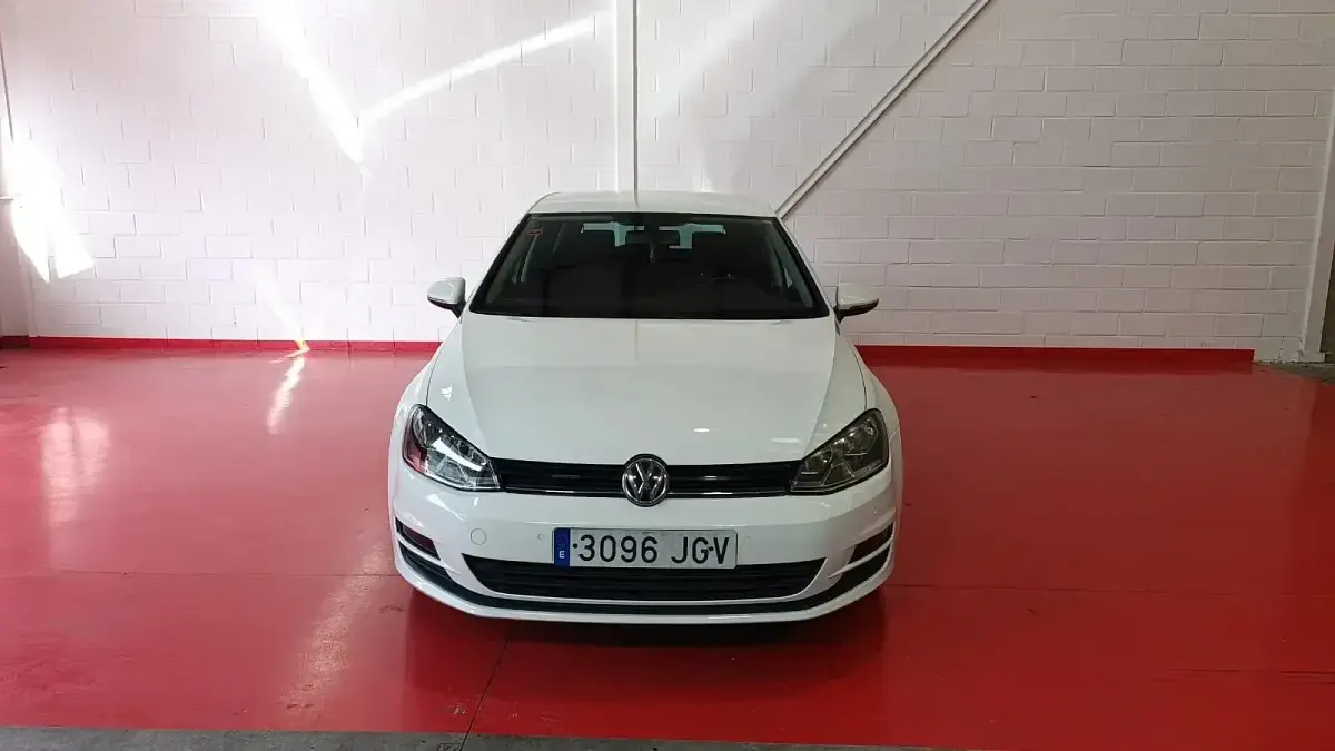 Usado VW Golf VII Advance 105 CV (77 kW) 2015 Blanco Utilitario