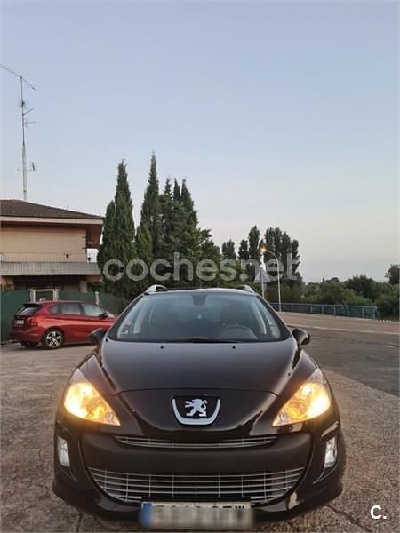 Negro Usado 2008 Peugeot 308 Premium Familiar | 2900 € (Precio justo) - Imagen 1/4